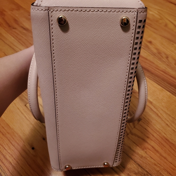 ￼

Kate Spade Dolce Cameron Street Rose Perforated - Picture 3 of 4